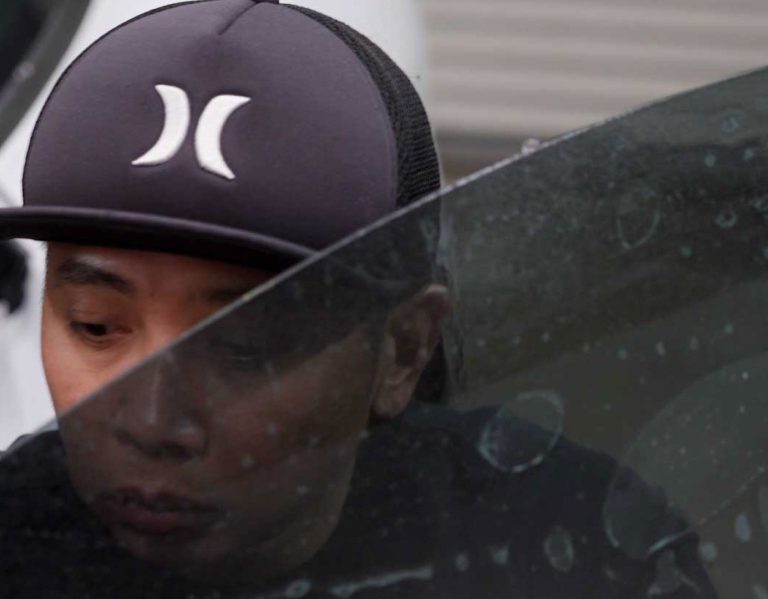 Removing car window tint in Warren